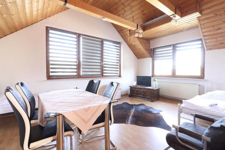 Ferienwohnung für 2 Personen, mit Terrasse und Garten sowie Seeblick und Ausblick in Kreuzau - 3