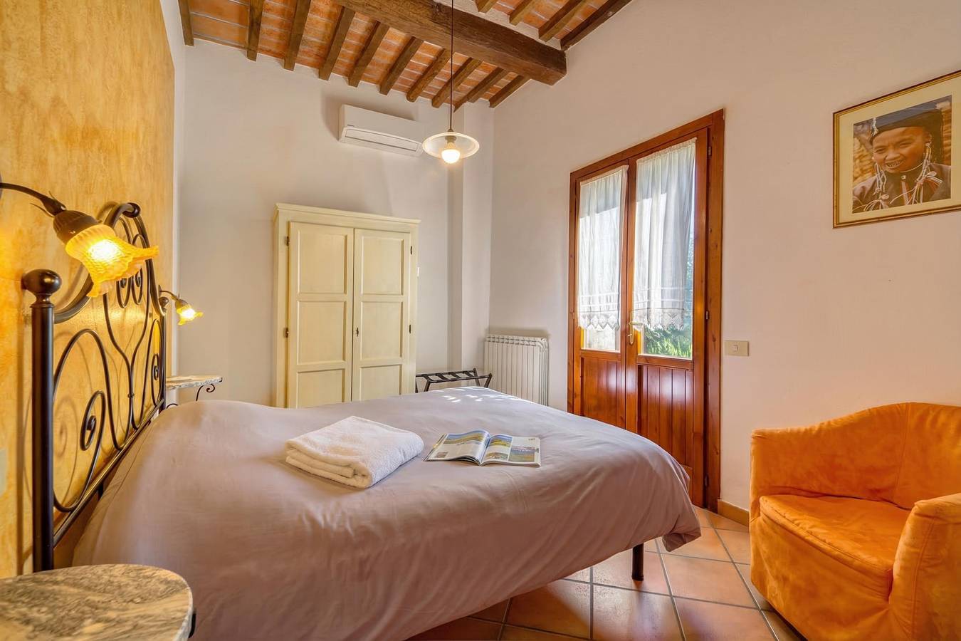 Ganze Wohnung, Poppy apt with shared pool in Castiglione del Lago, Lago Trasimeno