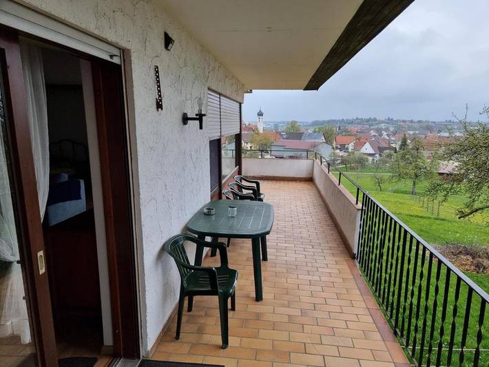 Ferienwohnung für 6 Personen, mit Balkon und Terrasse sowie Ausblick