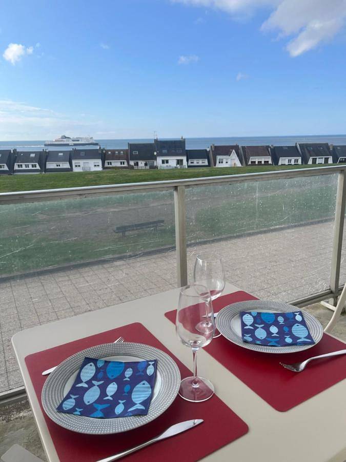 Ferienwohnung für 4 Personen, mit Balkon und Terrasse sowie Ausblick in Calais - 4