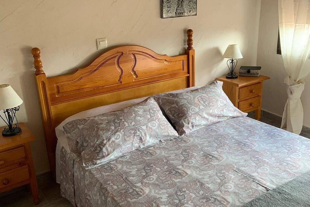 Casa rural 'La Casita Del Portal' con vistas a la montaña, Wi-Fi y aire acondicionado in Pedro Bernardo, Valle del Tiétar