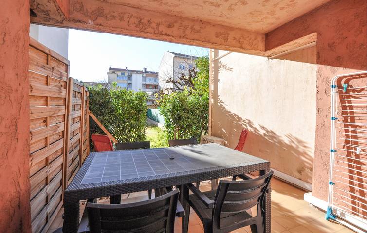 Ferienwohnung für 2 Personen, mit Terrasse in Frejus - 4