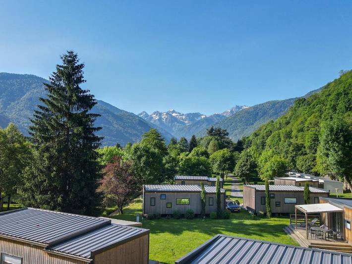 Camping pour 5 personnes, avec Terrasse ainsi que Jardin et Piscine