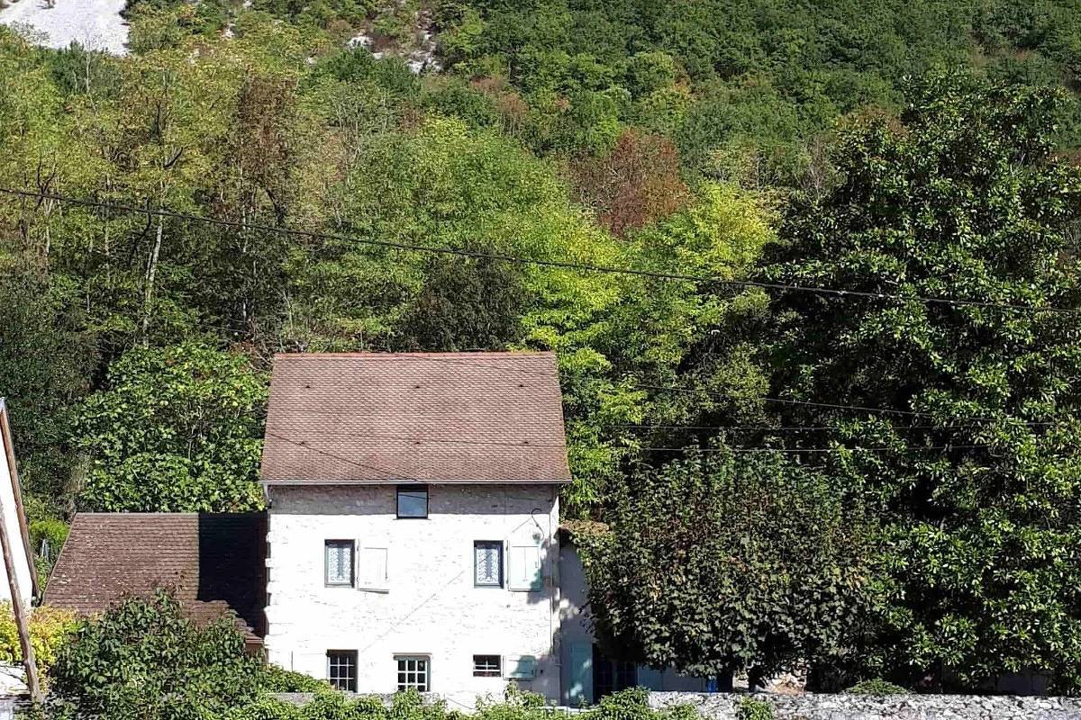 Gîte entre vignes et montagne in Lhuis, Belley