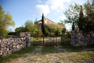 Gîte pour 2 personnes, avec jardin dans l' Hérault