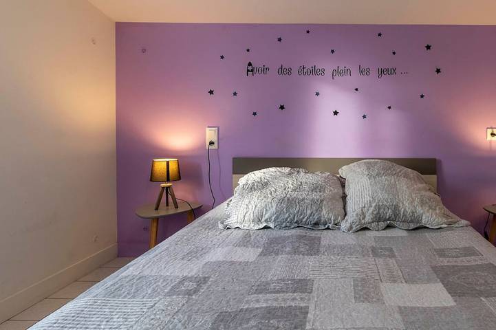 Gîte pour 6 personnes, avec terrasse dans Saint-Georges-des-Gardes - 2