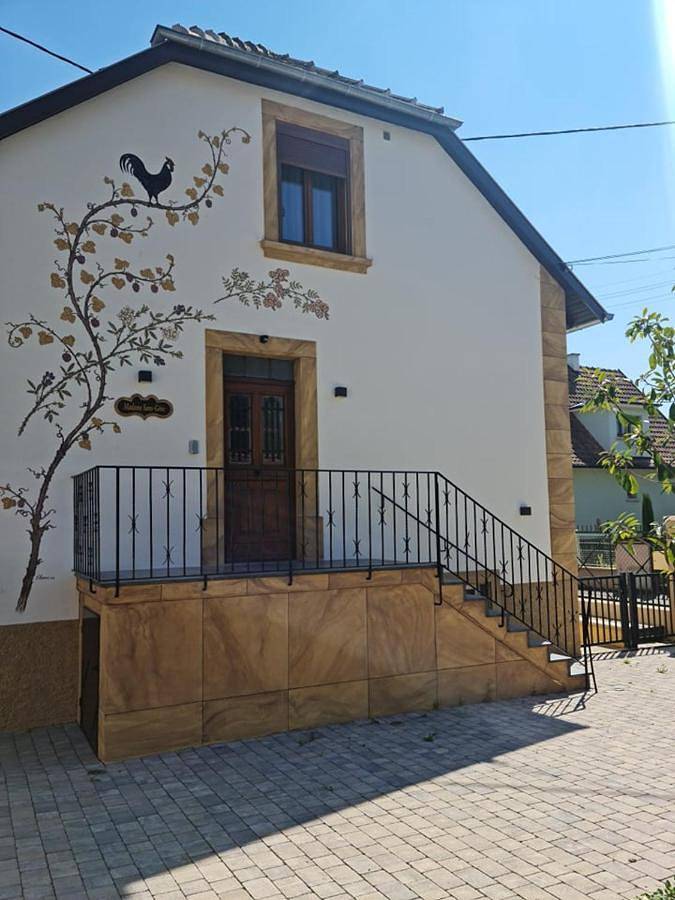 Appart’hôtel pour 6 personnes, avec Jacuzzi et Terrasse ainsi que Jardin et Piscine