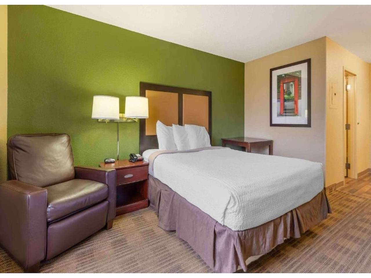 Ganze Wohnung, 1 Kingsize-bett | Nichtraucher, Küche, Dusche in Eagan, Dakota County