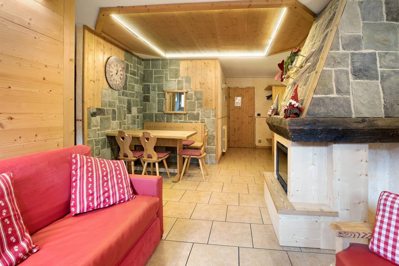 Appartamento intero, Appartamento per vacanze 'Baita Dei Ski App 3' vicino alle piste con balcone e Wi-Fi in Livigno (Borgo), Livigno