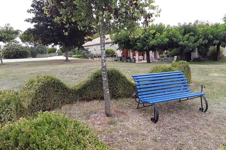 Location de vacances pour 2 personnes, avec terrasse ainsi que jardin et jacuzzi, animaux acceptés à Lauzerte - 4