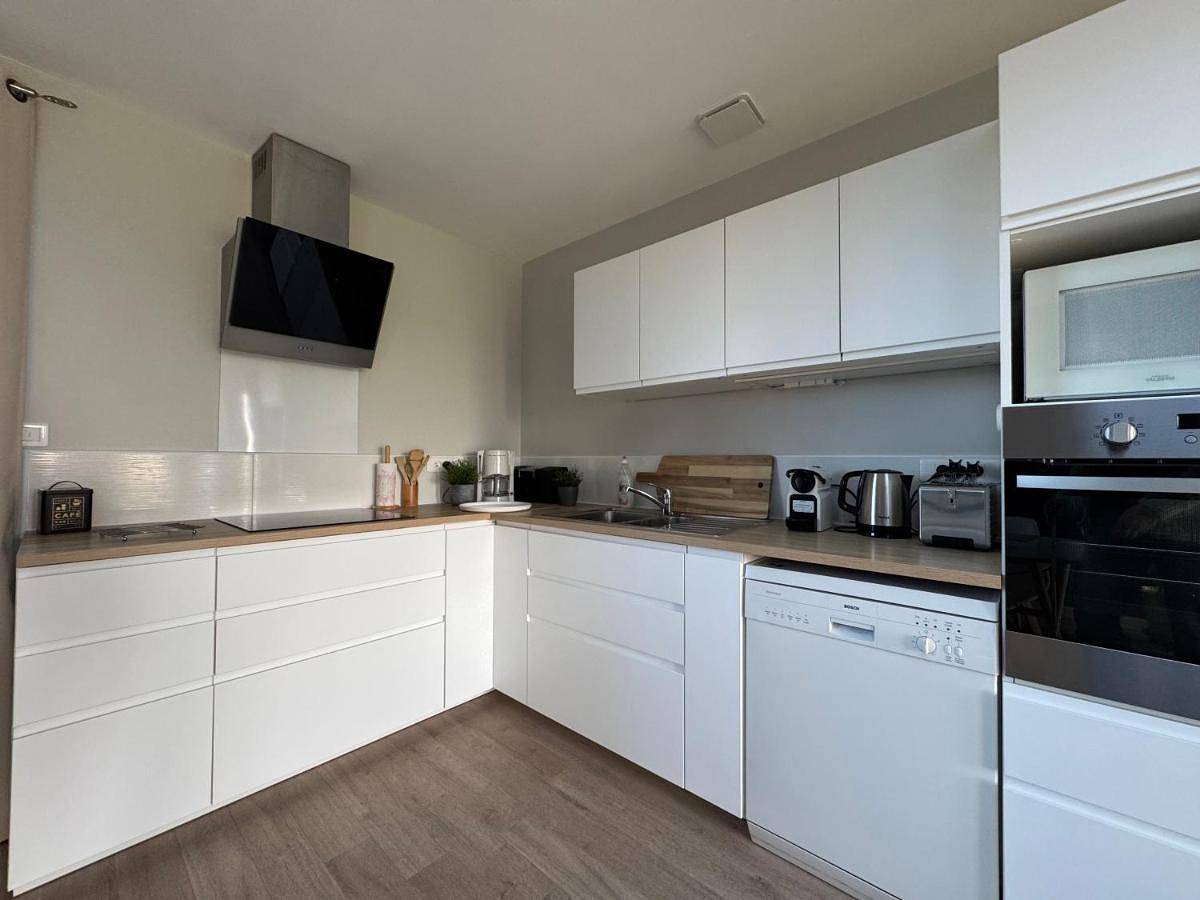 One-Bedroom Apartment with Terrace in Marquillies, Région de Lille