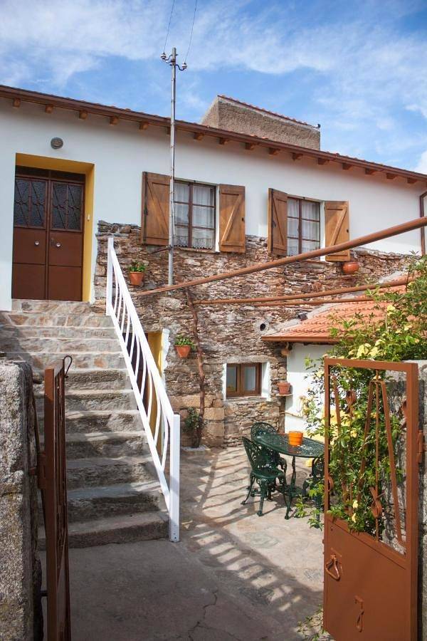 Casa de férias para 4 pessoas, com Varanda e Terraço e ainda Jardim em Mirandela