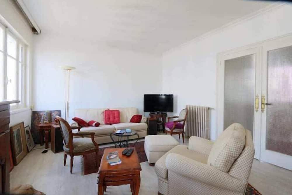 Geheel appartement, Ruime 2 kamers in Tours in Tours, Tours en omgeving