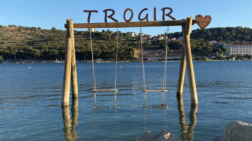 Ferienwohnung für 6 Personen, mit Balkon in Trogir