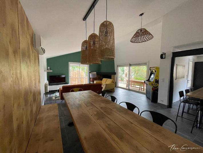 Location de vacances pour 12 personnes, avec piscine et jardin à Poussan - 4