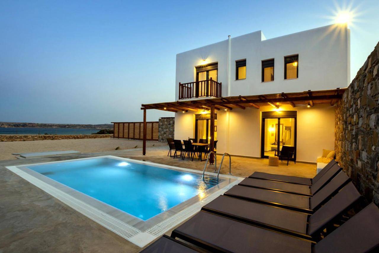 Cato Agro 5, Seafront Villa with Private Pool in Karpathos