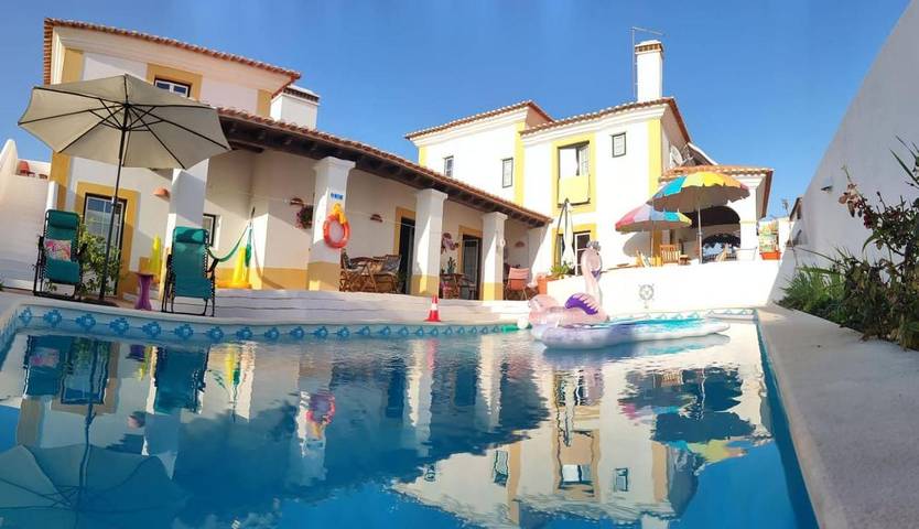 Apartamento de férias para 2 pessoas, com jardim e piscina e ainda vista em Porto Covo