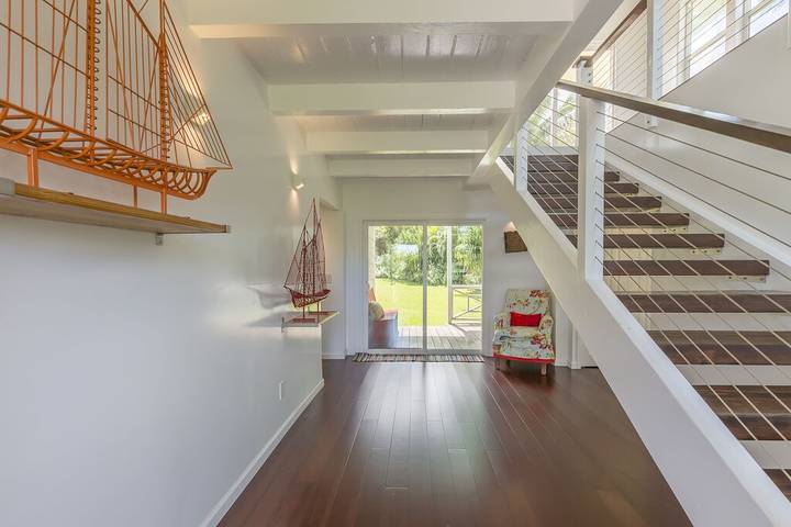 Vacation home for 8 people, with balcony and yard on Oahu