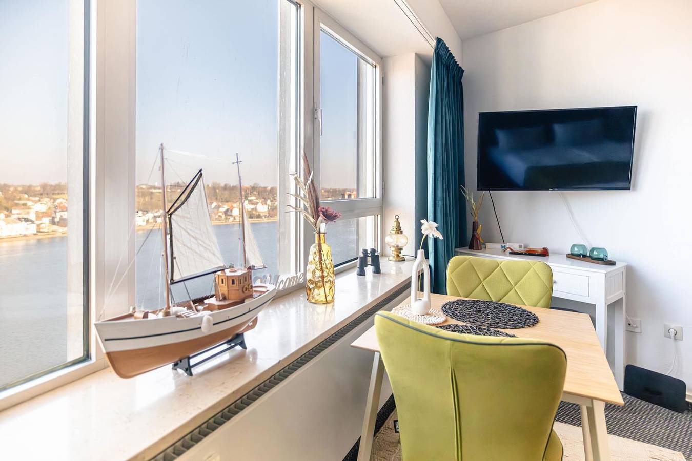 Ganze Wohnung, Ferienwohnung "Wikingturm Etage 14 Nr. 1" mit Blick auf Schleswig und die Schlei in Schleswig, Schleswig & Umgebung