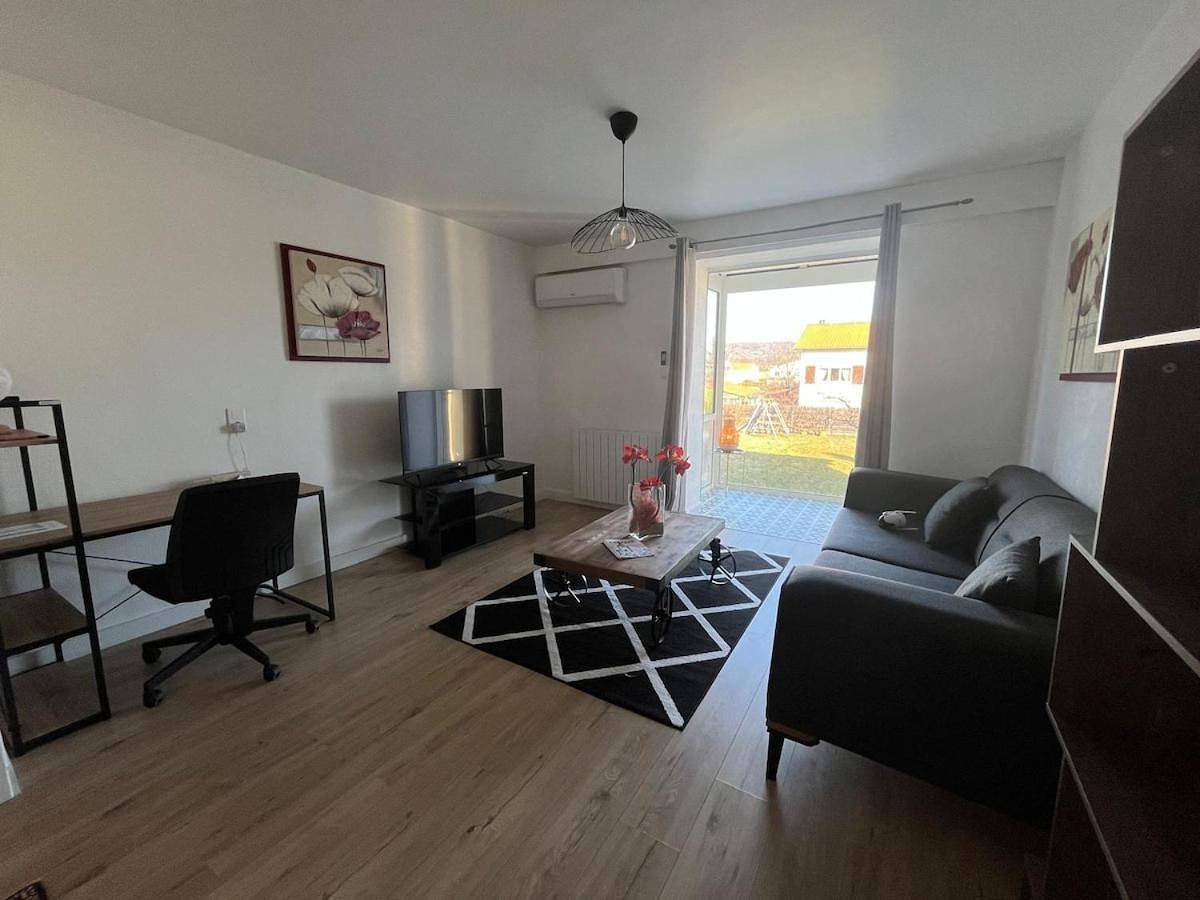 Appartement entier, Appartement tout confort dans villa avec piscine in Cébazat, Parc naturel régional des Volcans d'Auvergne