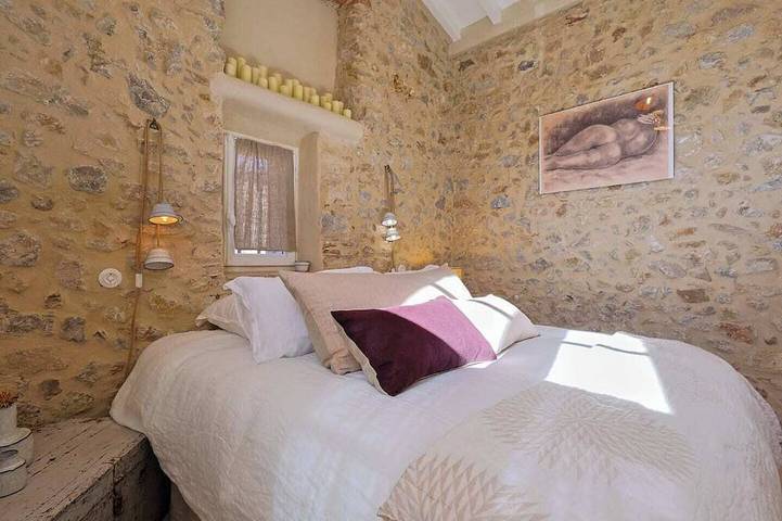 Ganze Wohnung, Historic 3Br Village Home | 2 Terraces | Beach 15min drive in Ollioules, Mittelmeerküste (Frankreich)