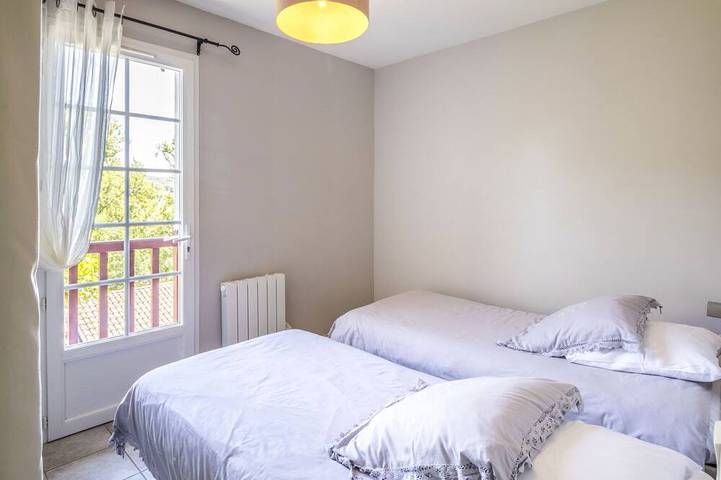 Location de vacances pour 6 personnes, avec jardin et piscine, animaux acceptés à La Bastide-Clairence - 3