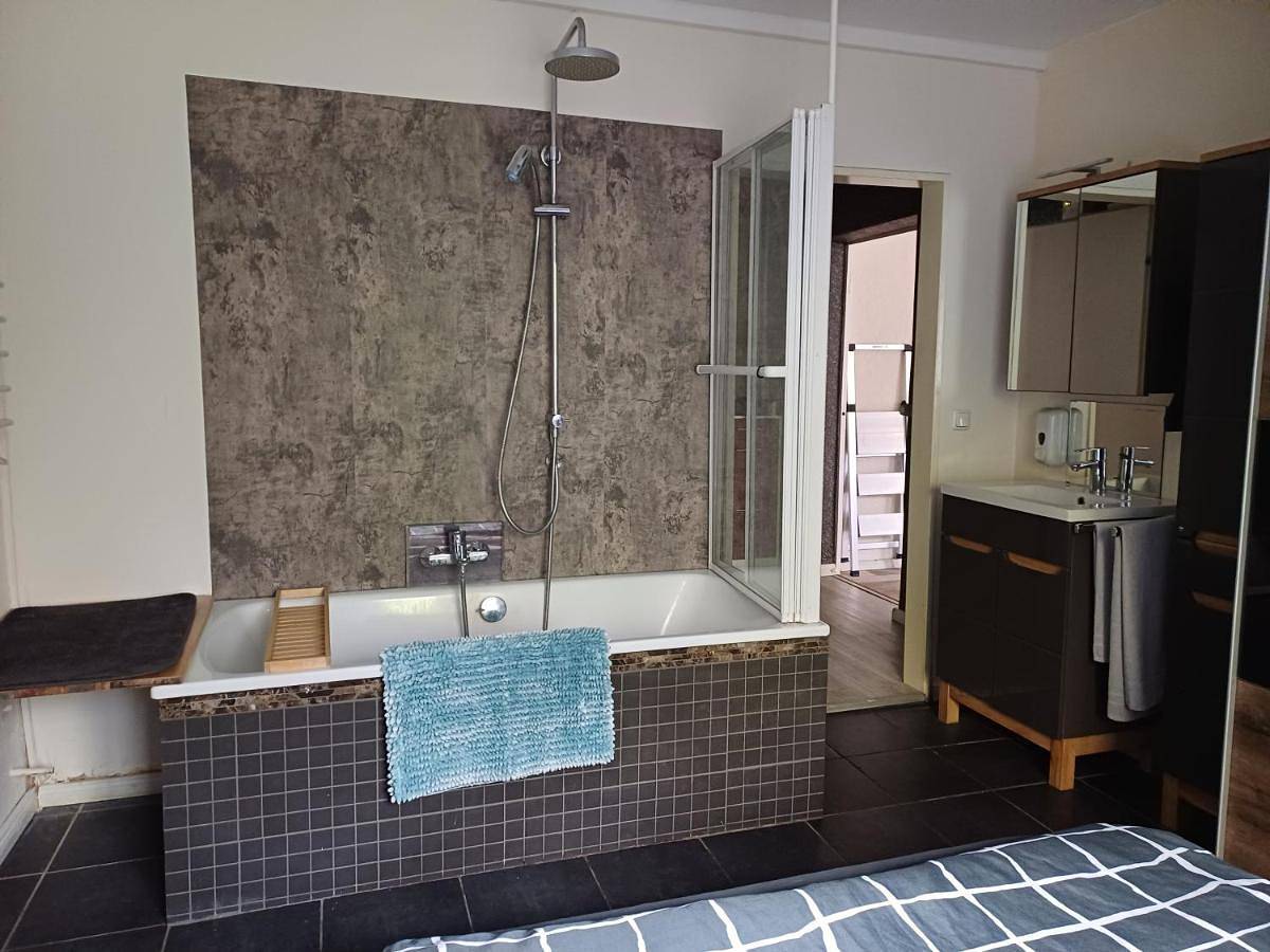Ganze Wohnung, Bi uns im Norden in Brunsbüttel, Nord-Ostsee-Kanal