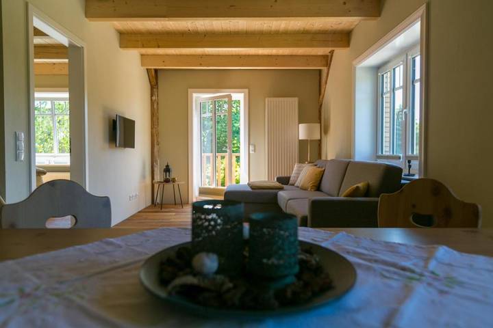 Ferienwohnung für 6 Personen, mit Balkon und Terrasse sowie Whirlpool und Garten in Delve