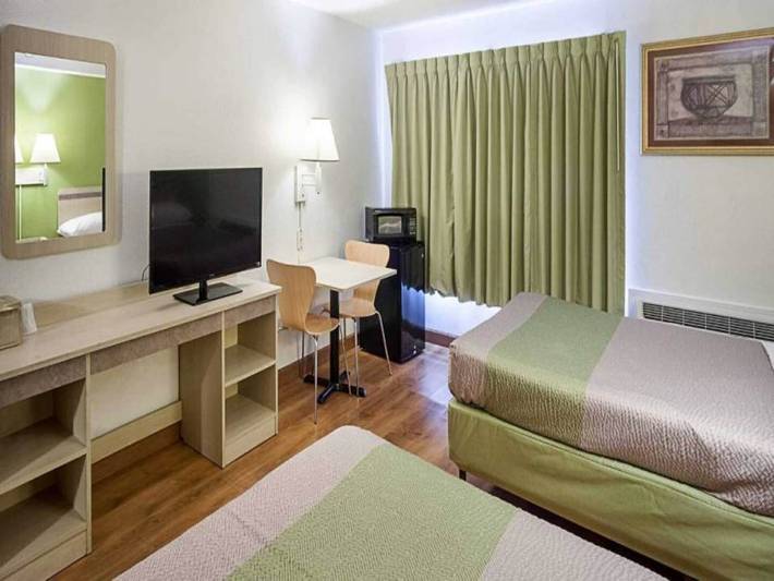 Apartamento entero, 2 camas matrimoniales | No fumadores, mininevera in Condado de Broome