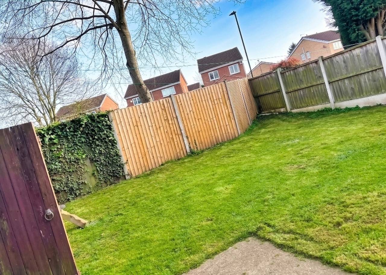 2 Bed House - Sleeps 4 - Parking - Pets - Garden in Hatfield (South Yorkshire), South Yorkshire