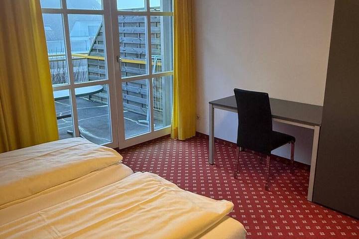 Ferienpark für 5 Personen, mit Whirlpool und Sauna sowie Balkon und Pool in der Schweiz - 2