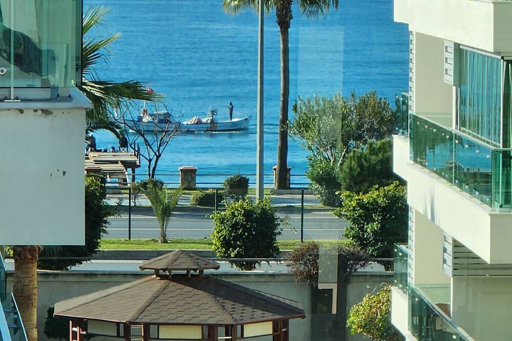 Entire apartment, Sea & Beach Front \"Luxury Residence\" 1+1 Apt. 70m2 (18) in Alanya, Antalya Province