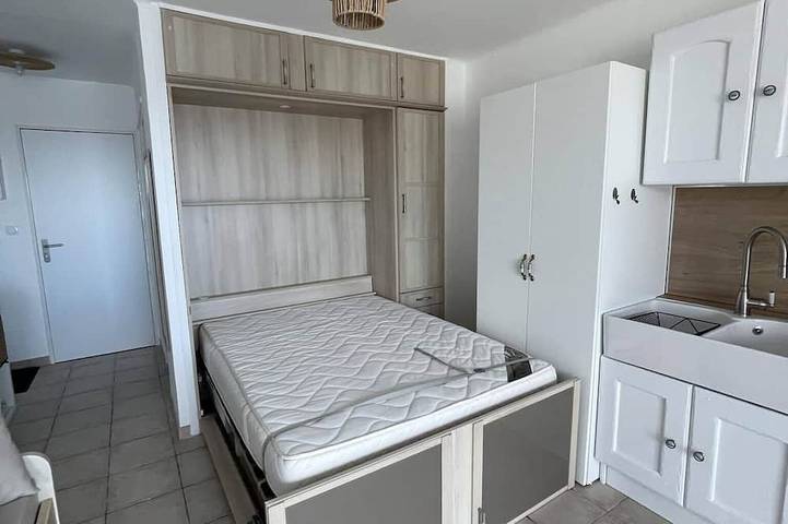 Gîte pour 3 personnes, avec terrasse dans Plage Du Rayolet - 2