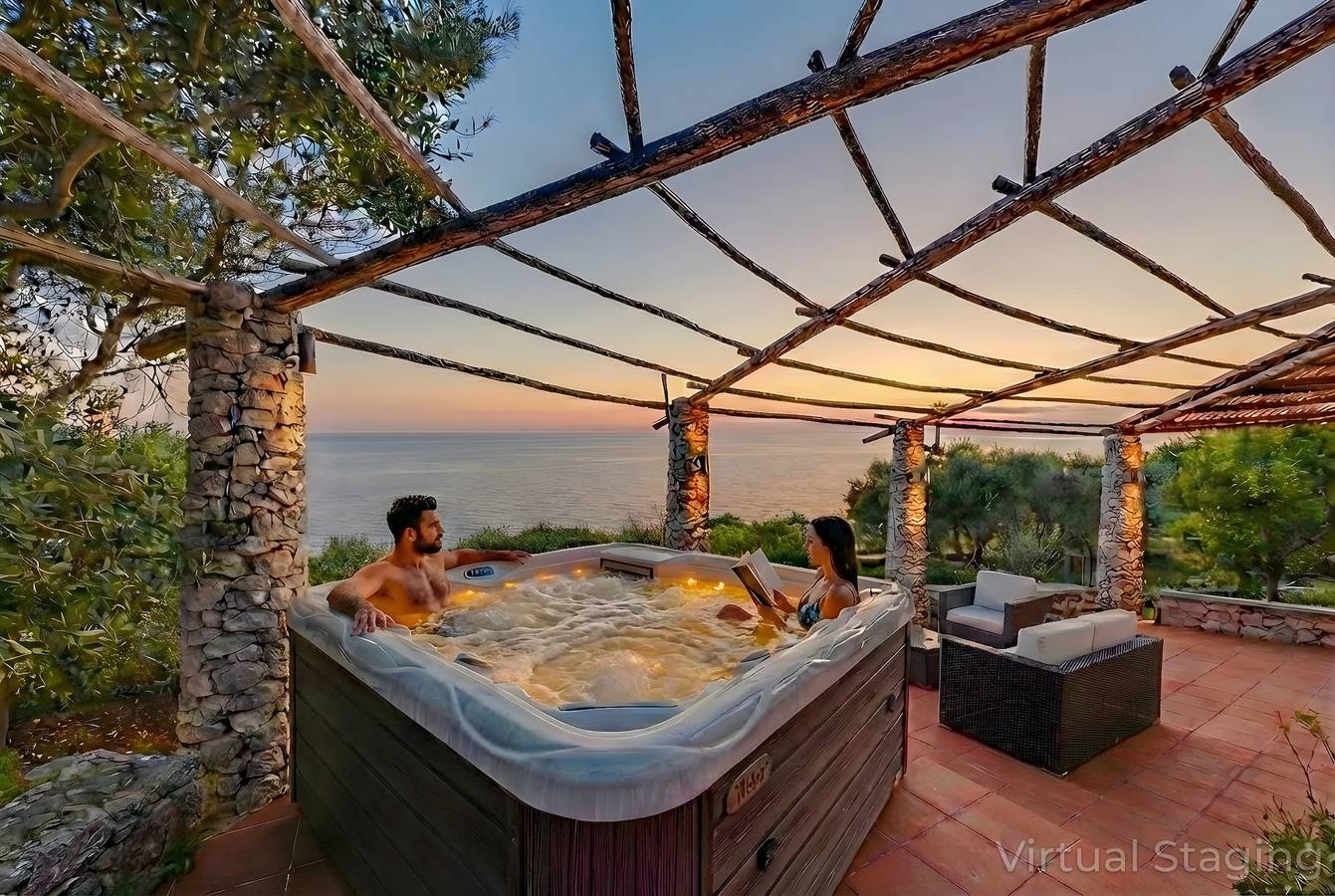 Villa mit beheiztem Außenpool und 180°-Meerblick in Gagliano del Capo, Lecce Provinz