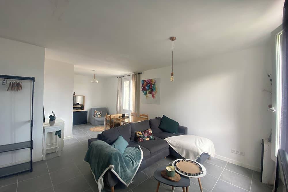 Apartamento entero, Apartment in Montfrin in Montfrin, Region de Nimes