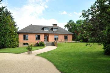 Location de vacances pour 15 personnes, avec jardin et terrasse à Marche-en-Famenne