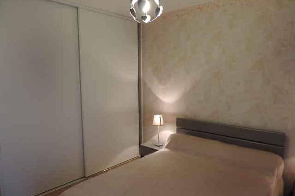 Ganze Wohnung, Pleasant recent 2-bedroom apartment on the port in Lesconil, Plobannalec-Lesconil