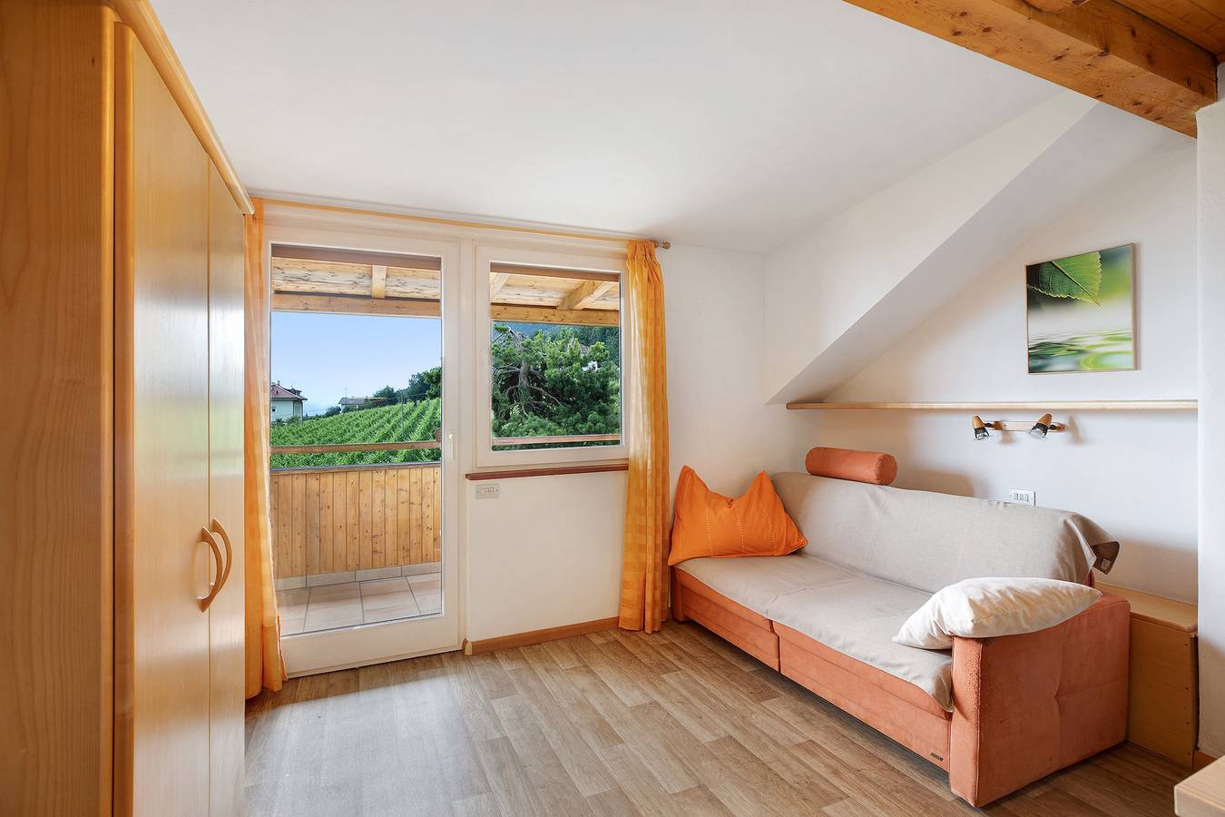 Ganze Wohnung, Ferienwohnung 'Harmony Apt 1' mit Bergblick, Gemeinschaftsgarten und Wlan in Berg (Eppan), Eppan an der Weinstraße