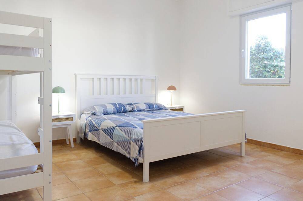 Villa a 400m mare indipendente con ampio spazio esterno in Specchiarica, Manduria