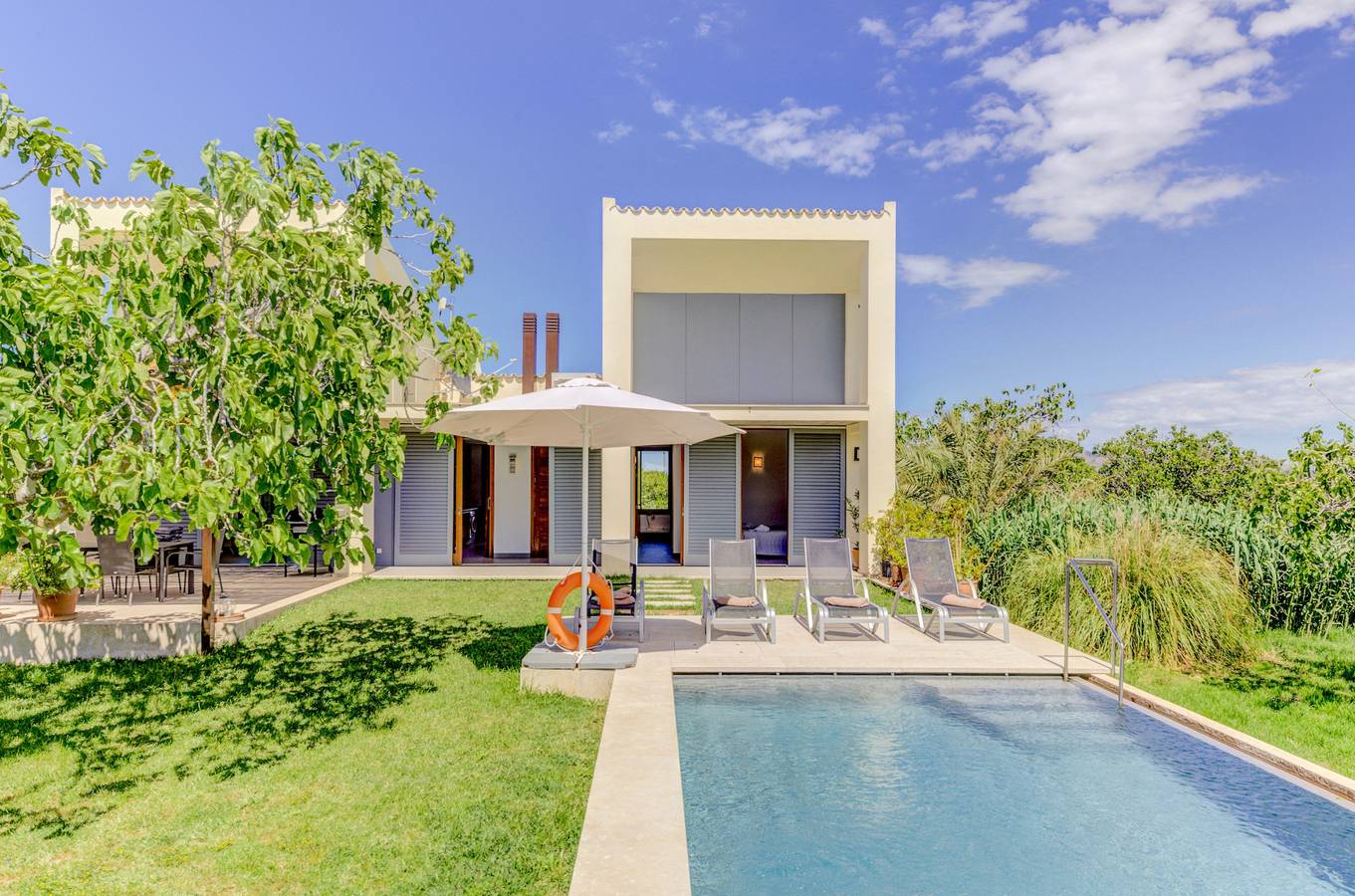 Beautiful villa with mountain views, 5km to beach in Alcúdia, Północna Majorka