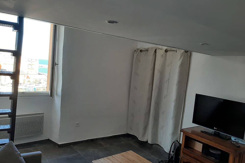 Ganze Wohnung, Studio located between the old port and the citadel. right in the town center. in Bastia, Cap Corse