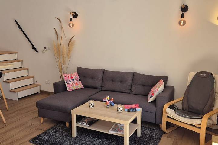 Belle suite neuve dans mas provençal centenaire, centre village. Animal bienvenu in Pélissanne, Côte méditerranéenne (France)