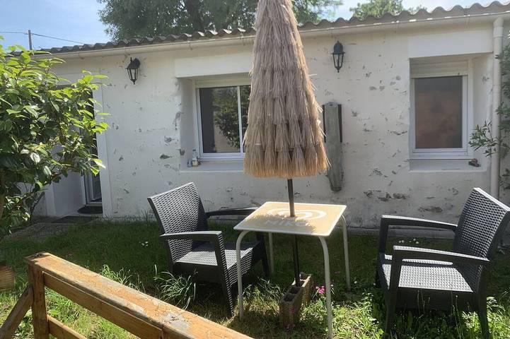 Gîte pour 2 personnes, avec Jardin à Beaulieu-sous-la-Roche