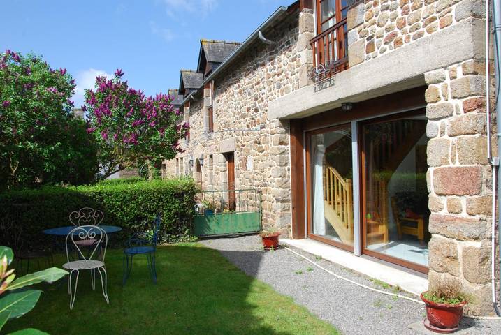 Gîte pour 4 personnes, avec jardin ainsi que terrasse et piscine, animaux acceptés à Roz-sur-Couesnon - 2