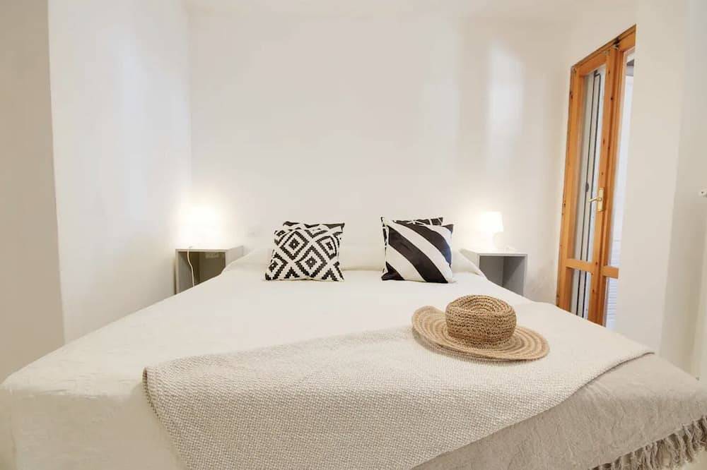 Appartamento intero, Villa apartment with private pool, Amazing sunsets, 7-8 min by foot to beach. in Castiglione della Pescaia, Provincia di Grosseto