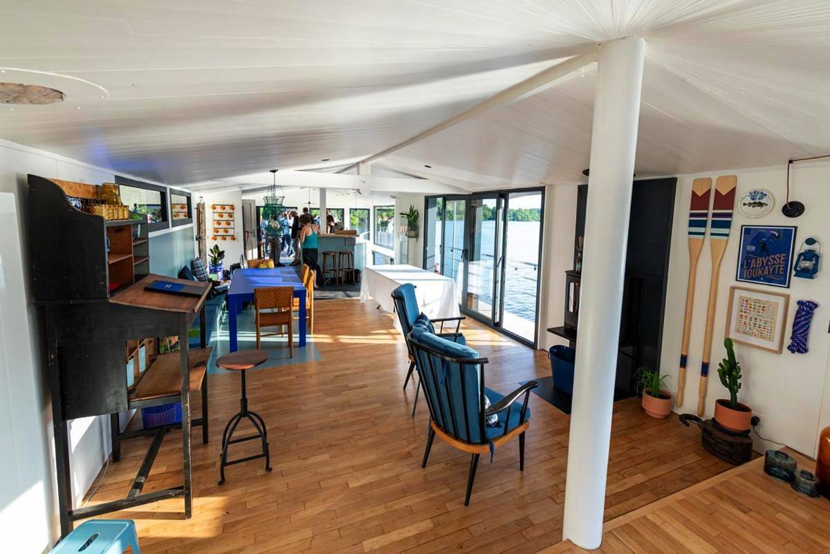 Superior Cabin on Boat in Nantes, Région de Nantes