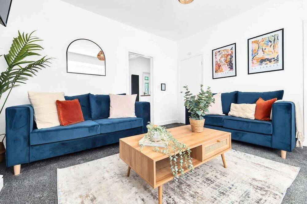Stanley House Summary in Stoke-on-Trent, Midlands