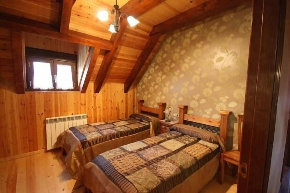 Apartamentos Miguelo para 4 personas in Saravillo, Plan 