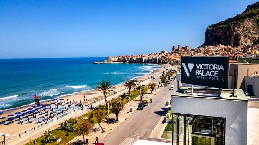 Hôtel pour 2 personnes, avec Terrasse ainsi que Jardin et Piscine à Cefalù