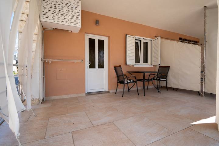 Ferienwohnung für 2 Personen, mit Balkon/Terrasse auf Pag